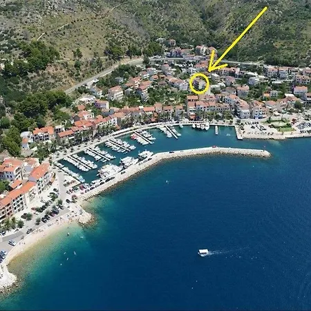 Vela * Podgora